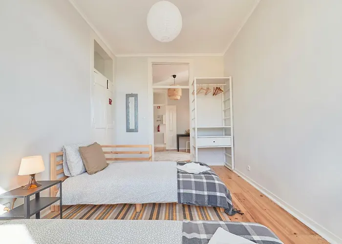 Apartment Rua Dos Remedios 179 *