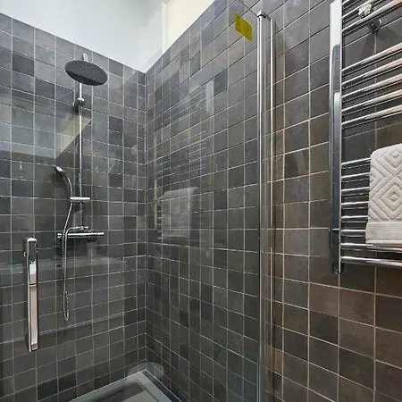 Rua Dos Remedios 179 * Lisboa