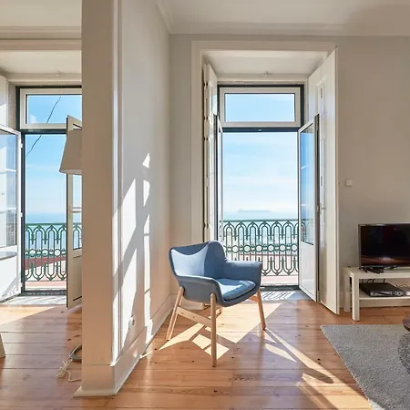 Rua Dos Remedios 179 * Лиссабон