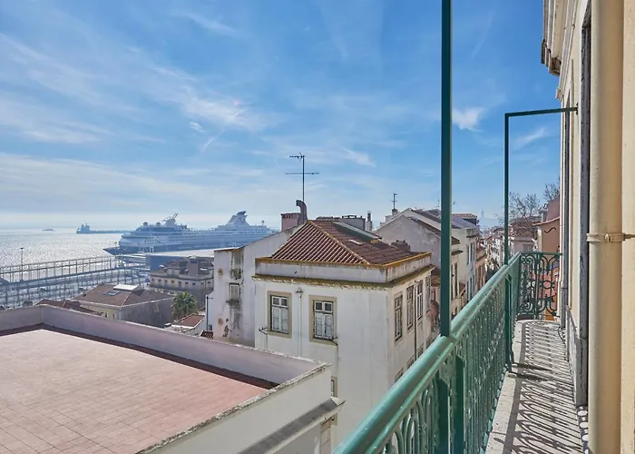 Rua Dos Remedios 179 شقة *