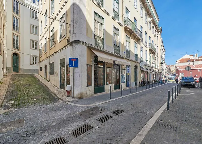 Rua Dos Remedios 179 *