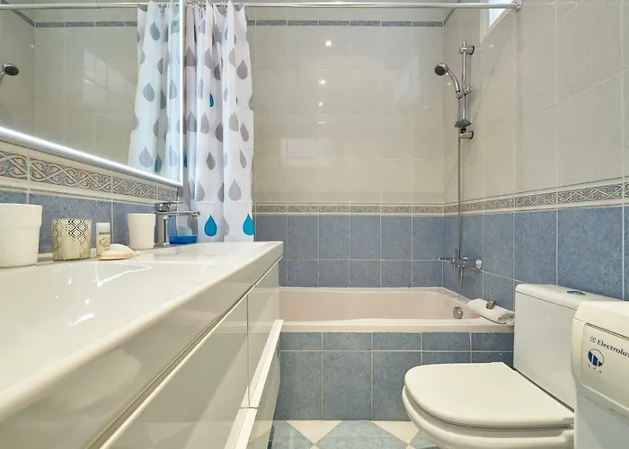 شقة Rua Dos Remedios 179 *